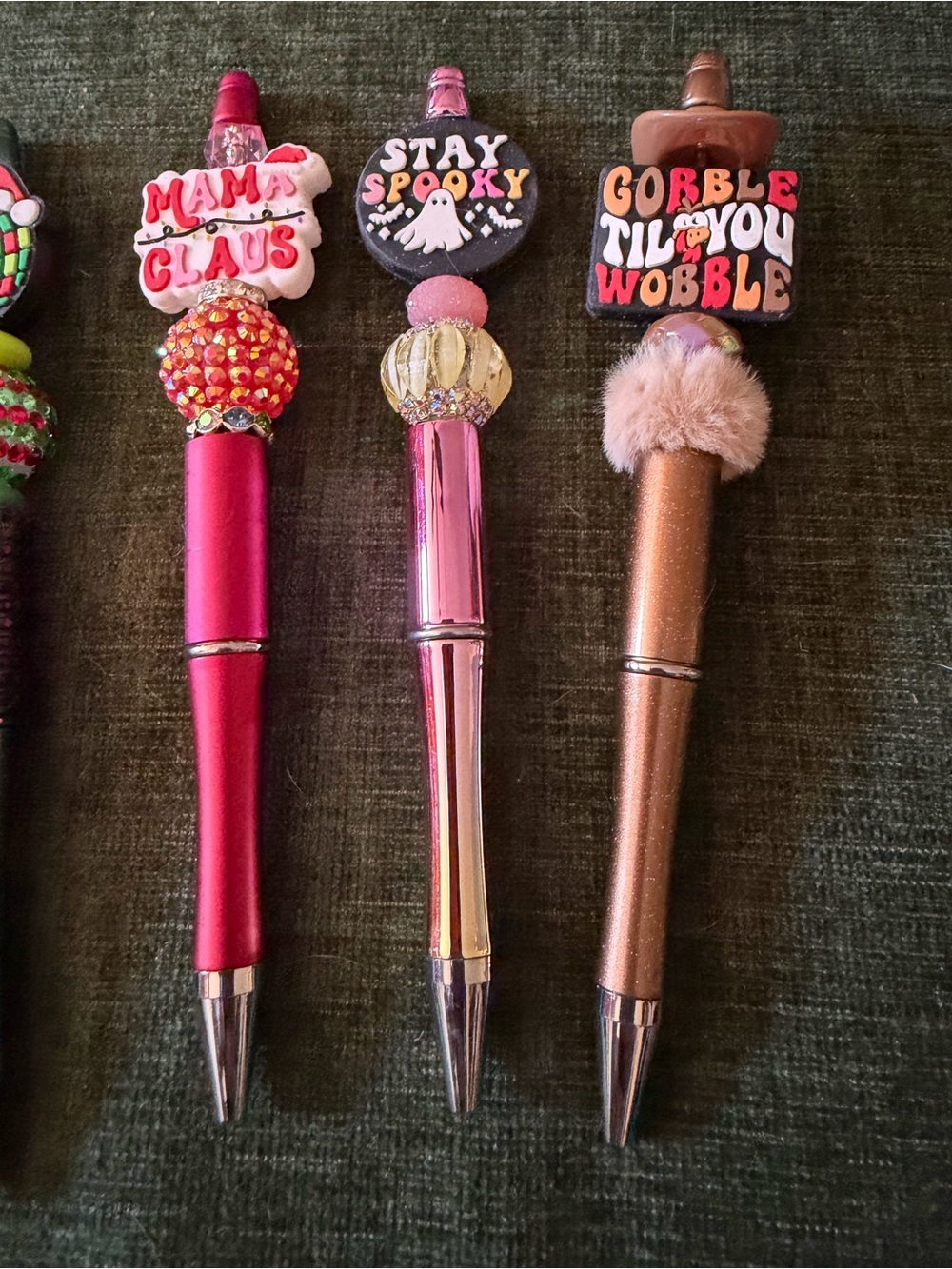 Handmade holiday pens with charms and beads, perfect gift - Picture 5 of 10